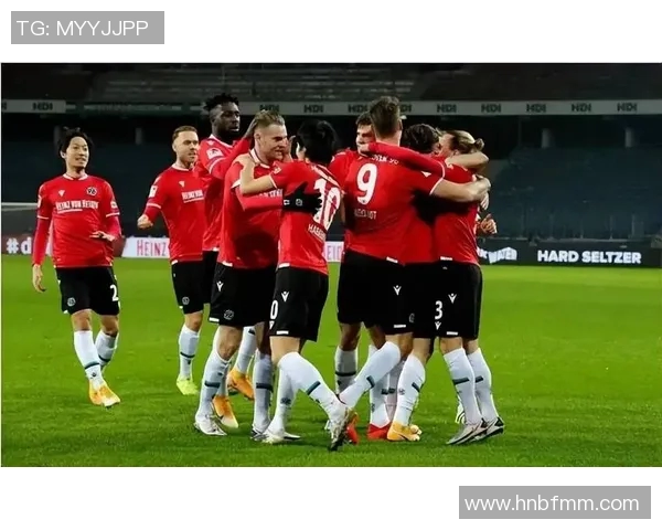 今晚的足球比赛精彩纷呈球迷热情高涨期待胜利时刻 今晚的足球比赛精彩纷呈球迷热情高涨期待胜利时刻